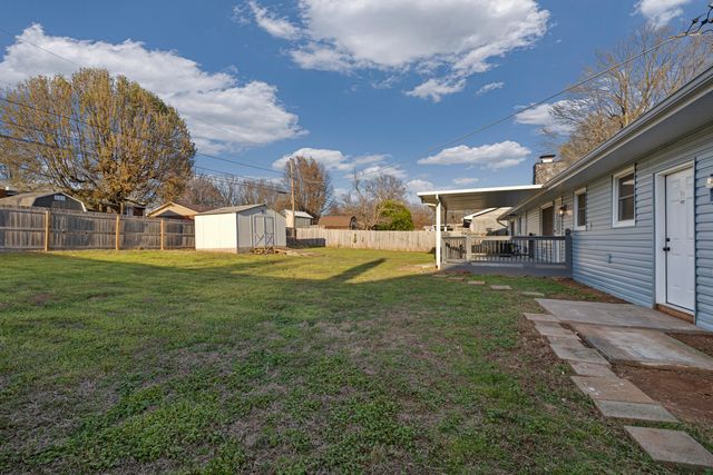 1125 W Highland Street, Springfield, MO 65807