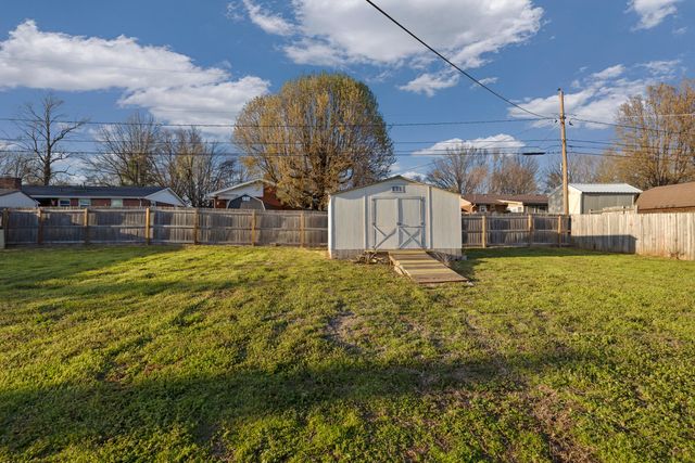 1125 W Highland Street, Springfield, MO 65807