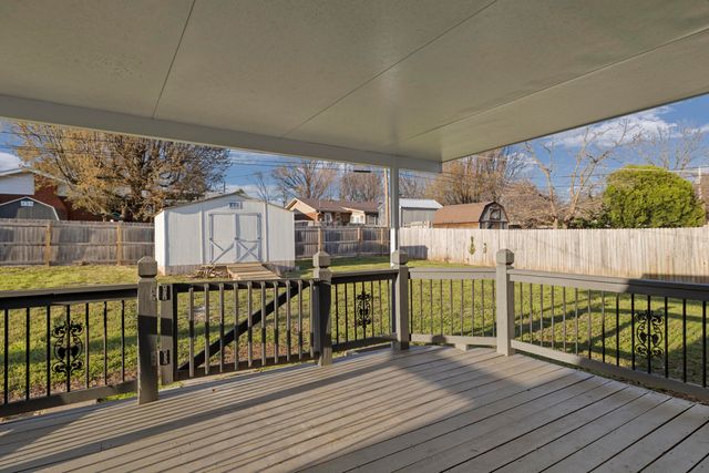 1125 W Highland Street, Springfield, MO 65807