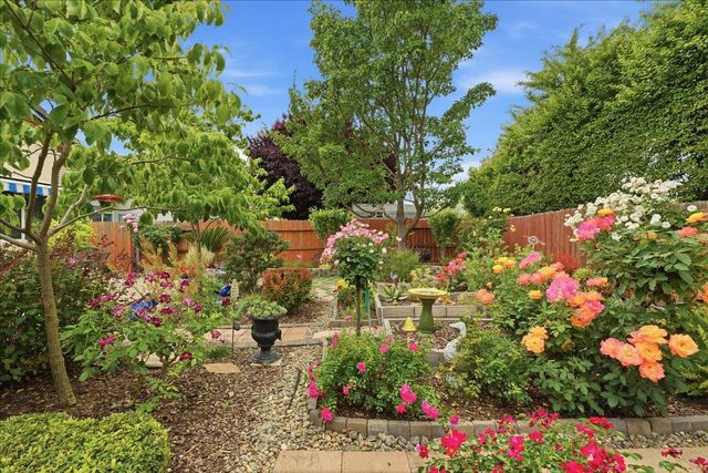 8581 Canyon Brook Way, Elk Grove, CA 95624