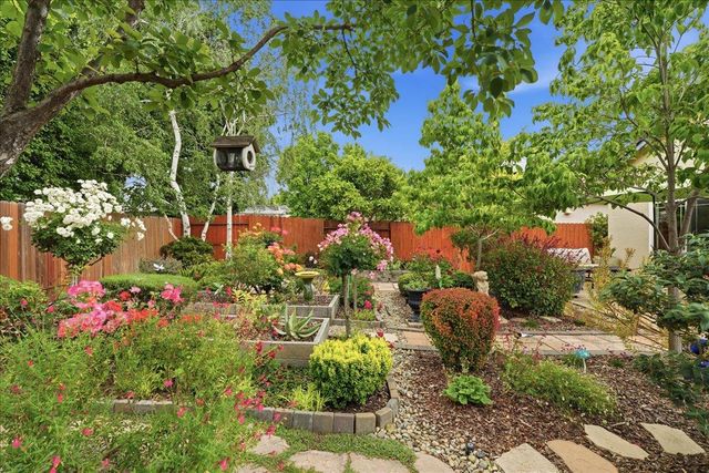 8581 Canyon Brook Way, Elk Grove, CA 95624