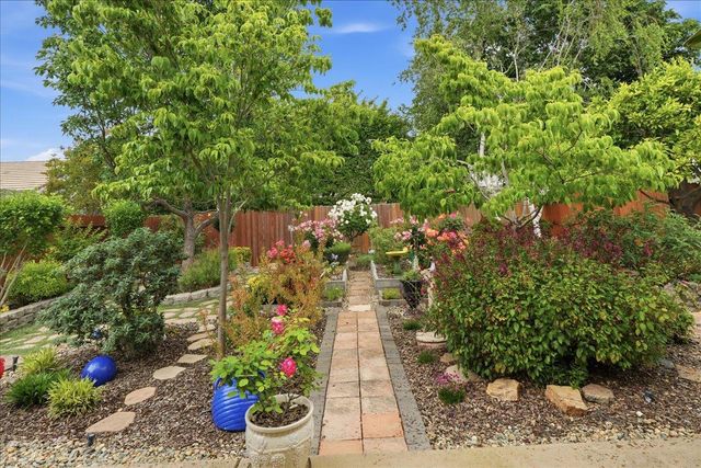 8581 Canyon Brook Way, Elk Grove, CA 95624