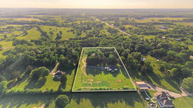 119 Greer Rd, Shelbyville, TN 37160