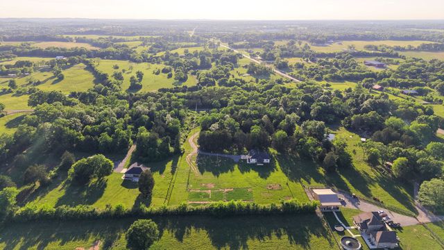 119 Greer Rd, Shelbyville, TN 37160