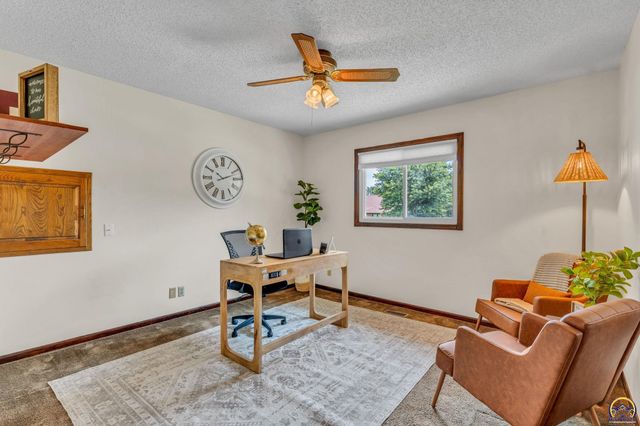 6008 SW 23rd ST, Topeka, KS 66614