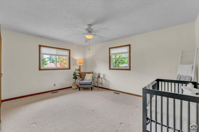 6008 SW 23rd ST, Topeka, KS 66614