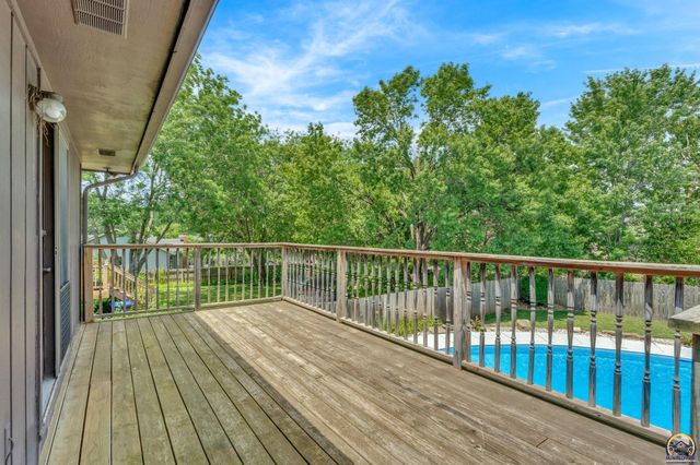 6008 SW 23rd ST, Topeka, KS 66614