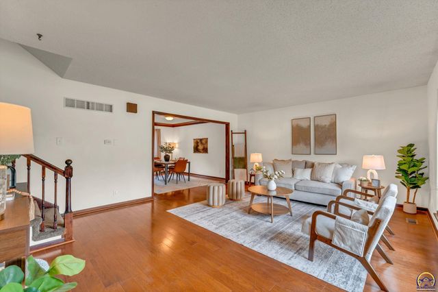 6008 SW 23rd ST, Topeka, KS 66614