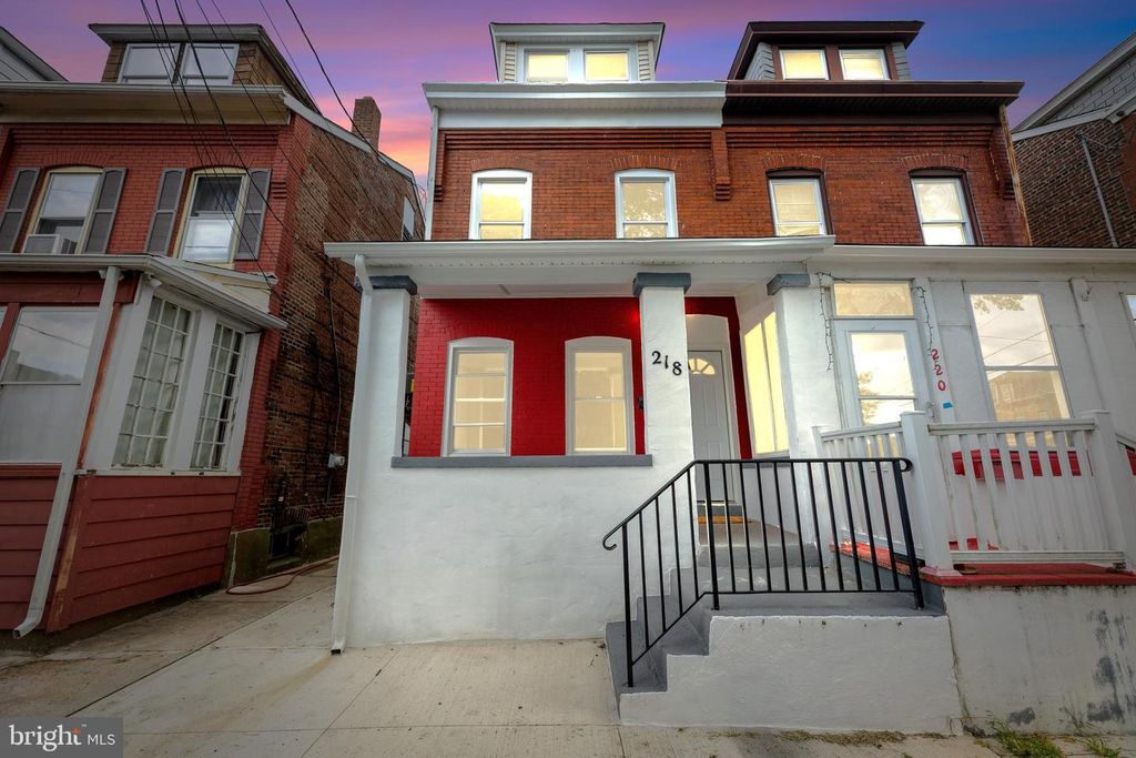 218 SEWELL AVE, Hamilton, NJ 08610