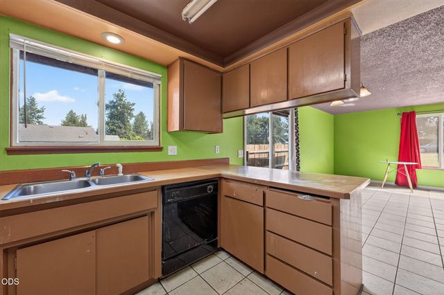 567 SE Centennial Street, Bend, OR 97702