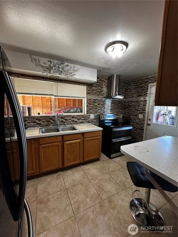 438 Biggs Drive, Moses Lake, WA 98837