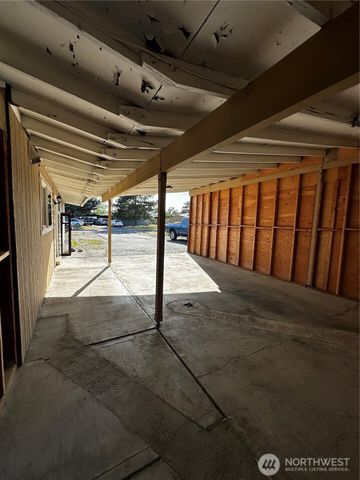 438 Biggs Drive, Moses Lake, WA 98837