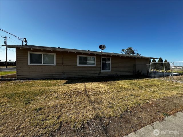 438 Biggs Drive, Moses Lake, WA 98837