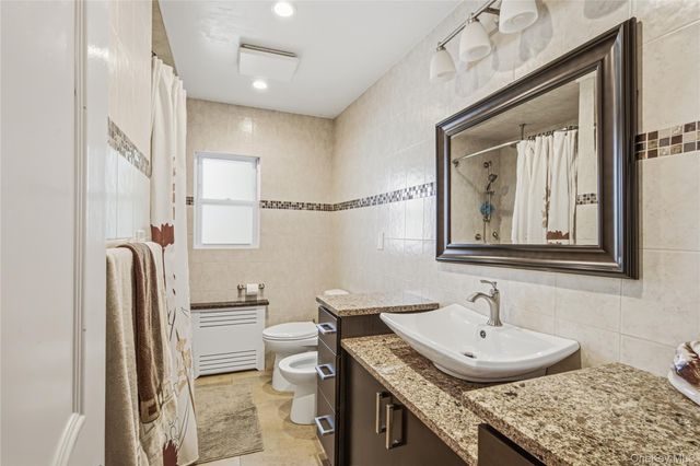 186 N Stratford, Roslyn Heights, NY 11577