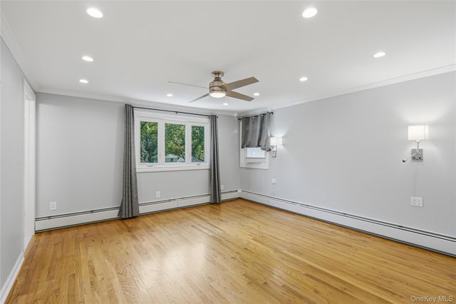 186 N Stratford, Roslyn Heights, NY 11577