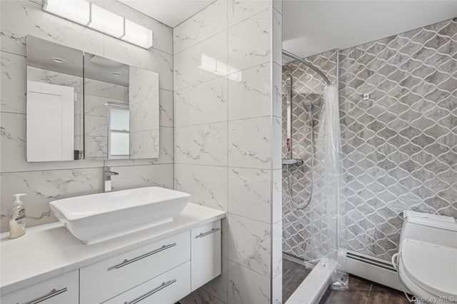186 N Stratford, Roslyn Heights, NY 11577