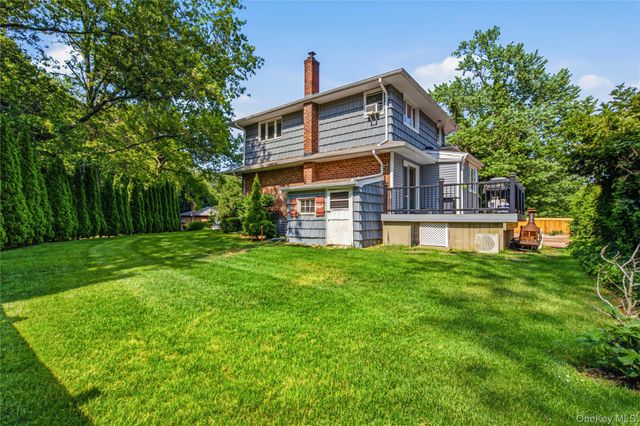186 N Stratford, Roslyn Heights, NY 11577