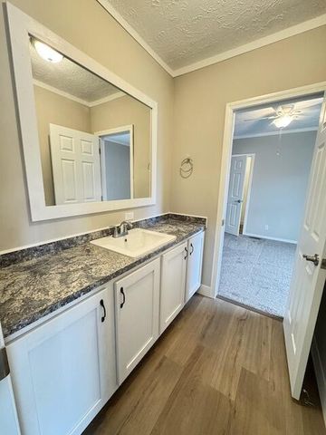 120 Underwood Road # 1, Sweetwater, TN 37874