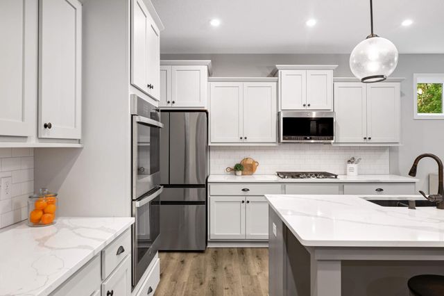 6655 Bracken Drive, Excelsior, MN 55331