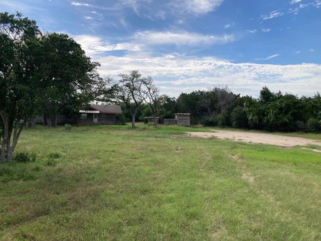 1050 Harmon Hills RD, Dripping Springs, TX 78620