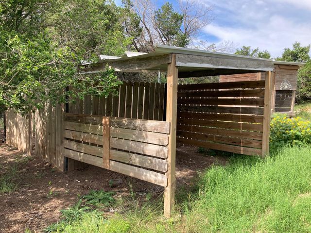 1050 Harmon Hills RD, Dripping Springs, TX 78620