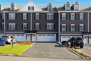 7 Elise Avenue, Londonderry, NH 03053