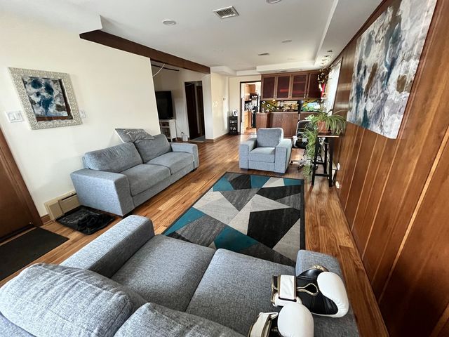 3707 N Nora Avenue 2, Chicago, IL 60634