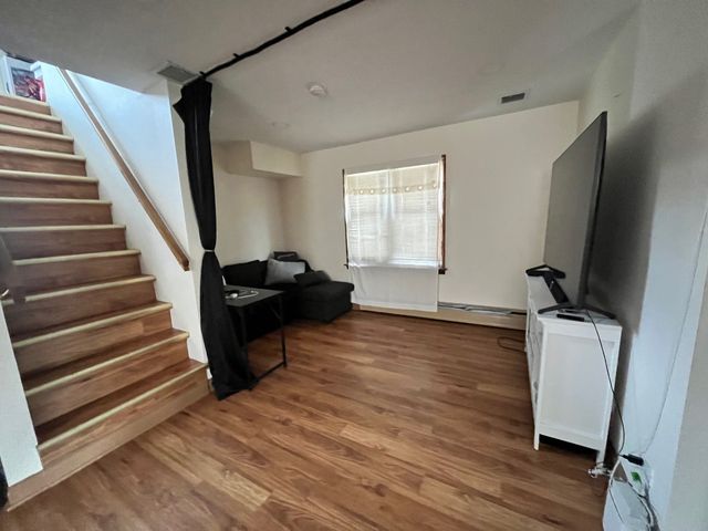 3707 N Nora Avenue 2, Chicago, IL 60634