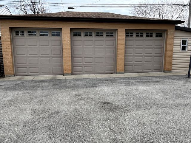 3707 N Nora Avenue 2, Chicago, IL 60634