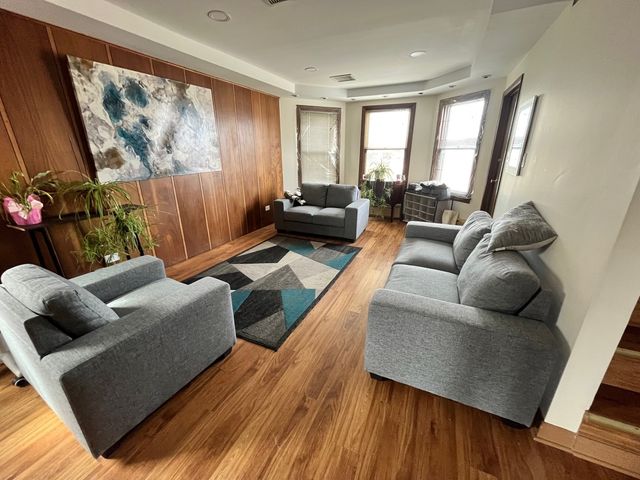 3707 N Nora Avenue 2, Chicago, IL 60634