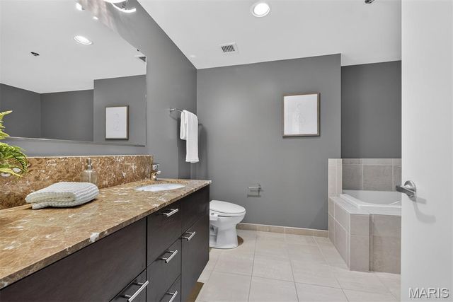 915 Olive Street 1112, St Louis, MO 63101