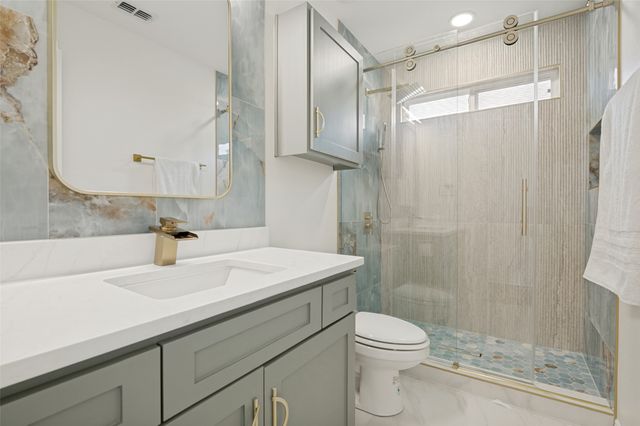 200 Ravenel Street, Glenn Heights, TX 75154