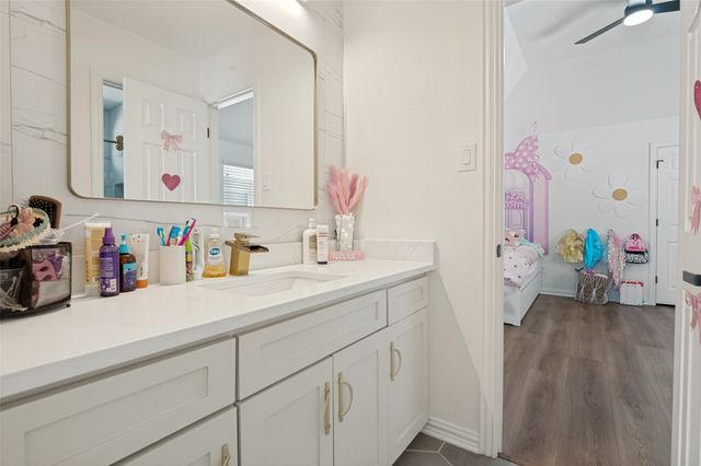 200 Ravenel Street, Glenn Heights, TX 75154