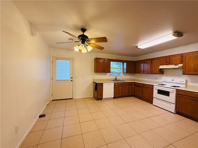 10 Holly Drive B, Bentonville, AR 72712