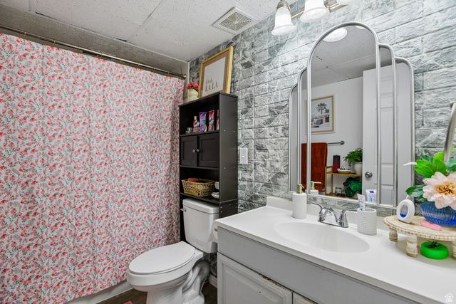 2112 N SUNSET DR, Layton, UT 84040