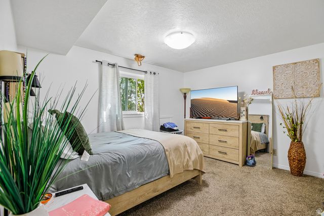 2112 N SUNSET DR, Layton, UT 84040