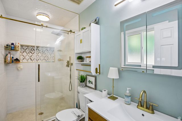 2112 N SUNSET DR, Layton, UT 84040