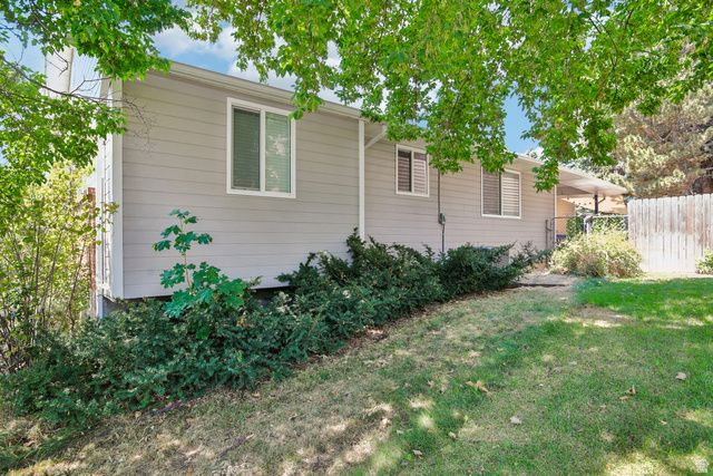 2112 N SUNSET DR, Layton, UT 84040