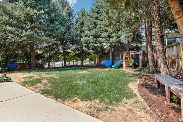 2112 N SUNSET DR, Layton, UT 84040