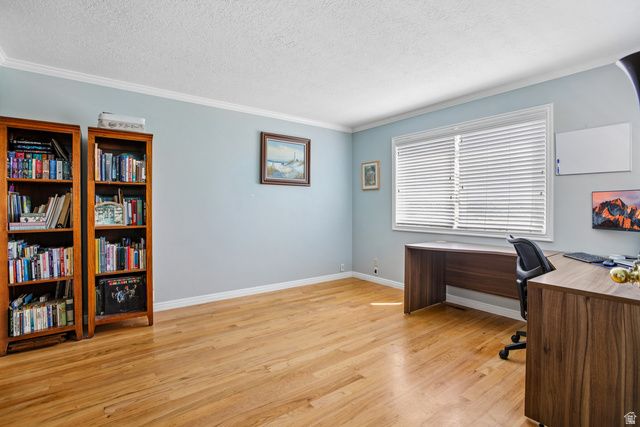 2112 N SUNSET DR, Layton, UT 84040