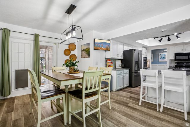 2112 N SUNSET DR, Layton, UT 84040