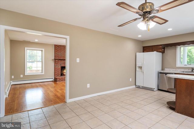 401 BEACH DR, Edgewater, MD 21037