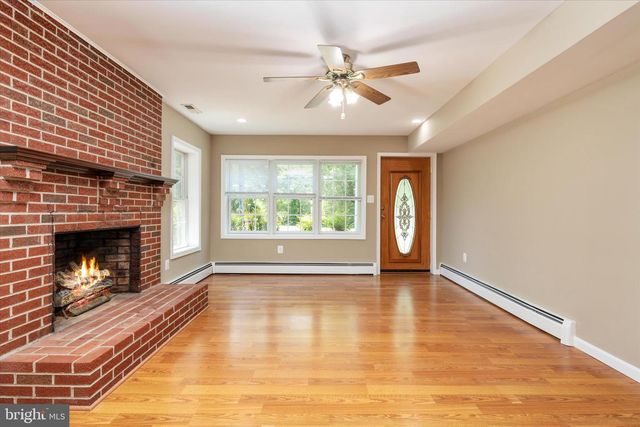 401 BEACH DR, Edgewater, MD 21037