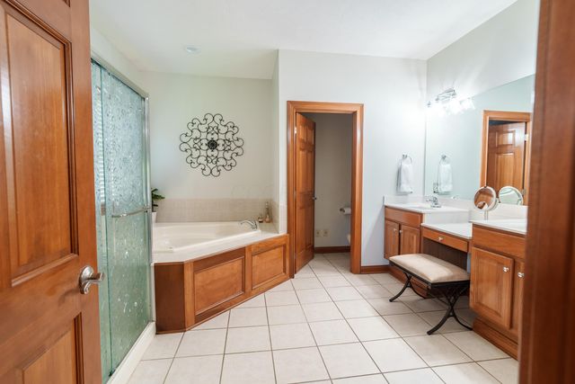 5169 Royal County Down, Westerville, OH 43082