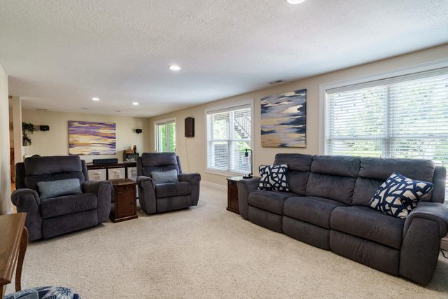5169 Royal County Down, Westerville, OH 43082