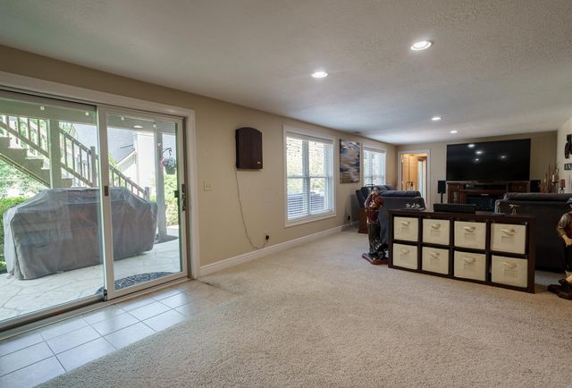 5169 Royal County Down, Westerville, OH 43082