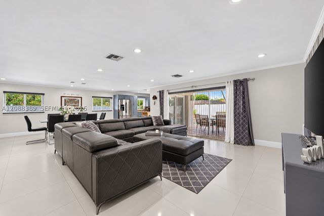9341 SW 16th Rd W, Boca Raton, FL 33428