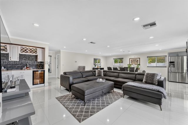 9341 SW 16th Rd W, Boca Raton, FL 33428