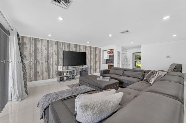 9341 SW 16th Rd W, Boca Raton, FL 33428
