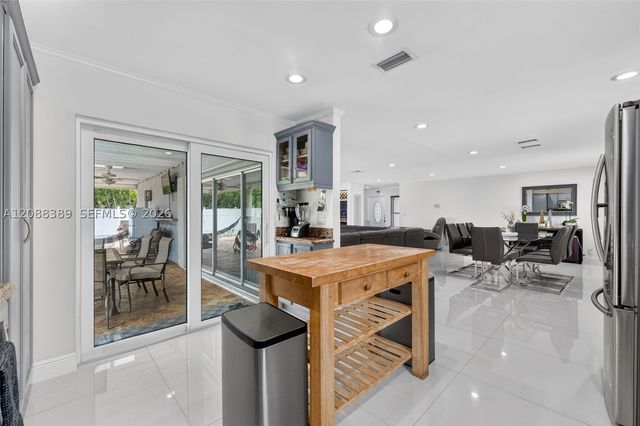 9341 SW 16th Rd W, Boca Raton, FL 33428